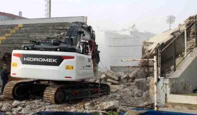 Aydın’ın 73 yıllık sembol stadyumu yıkıma başladı