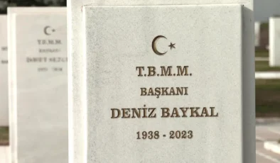 CHP 4. Genel Başkanı Deniz Baykal’ın Vefatının Yıl Dönümünde Anma Töreni Düzenlendi