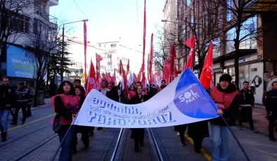 Sol Parti’den Eskişehir’de Yürüyüş: “Hilafet Çağrılarına, Onların Sokaklarımızı Boğduğu Karanlığa Karşı Ülkenin Bütün Sokaklarında Yürüyeceğiz”