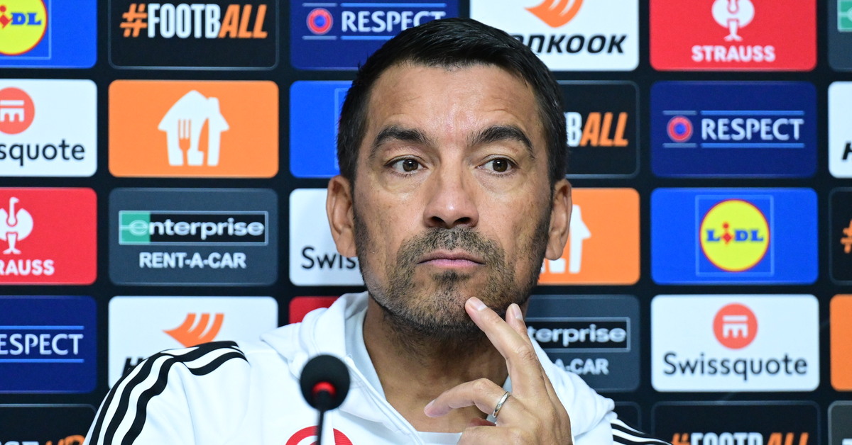 Giovanni van Bronckhorst: Oyuncularımla konuştuktan sonra en iyi 11’i seçtim