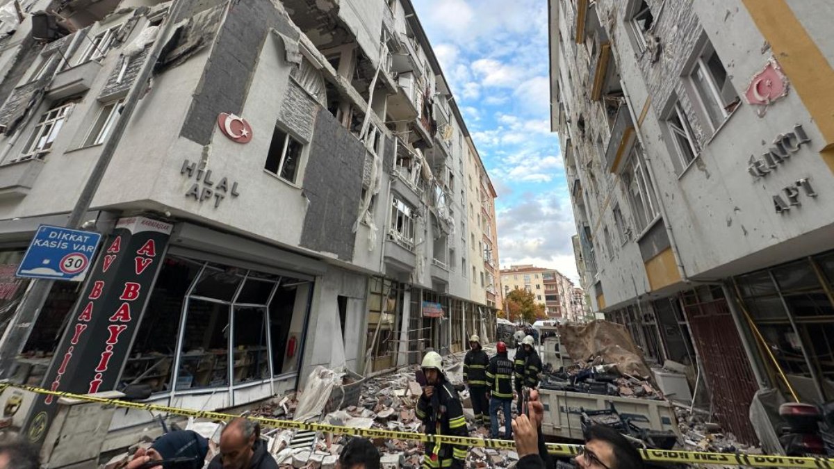 Çorum’daki doğalgaz patlamasında 15 bina hasar gördü