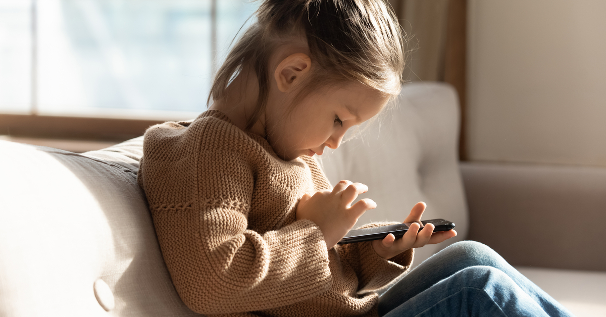 Ekran izleme süresinin uzaması göz kuruluğu ve şaşılık riskini artırıyor