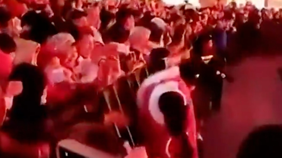 Çin’de arızlanan yapay zeka robotu insanlara saldırdı