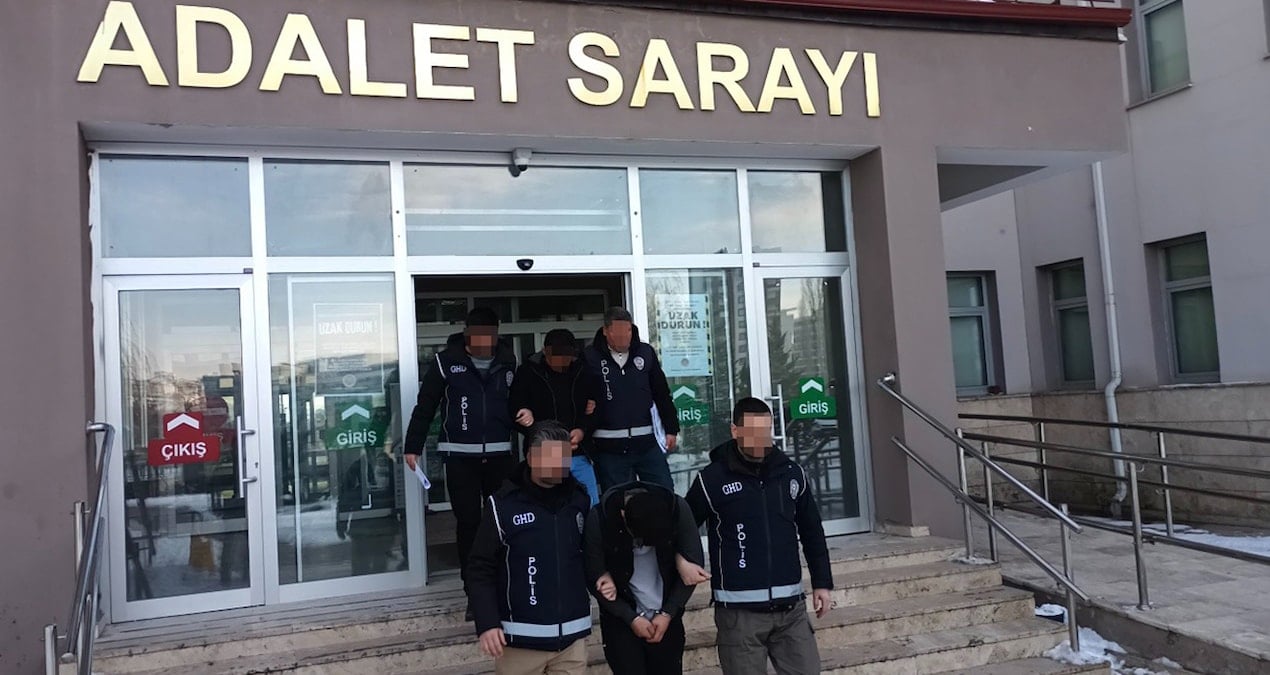 Sivas’ta Afganistan uyruklu 3 düzensiz göçmen yakalandı