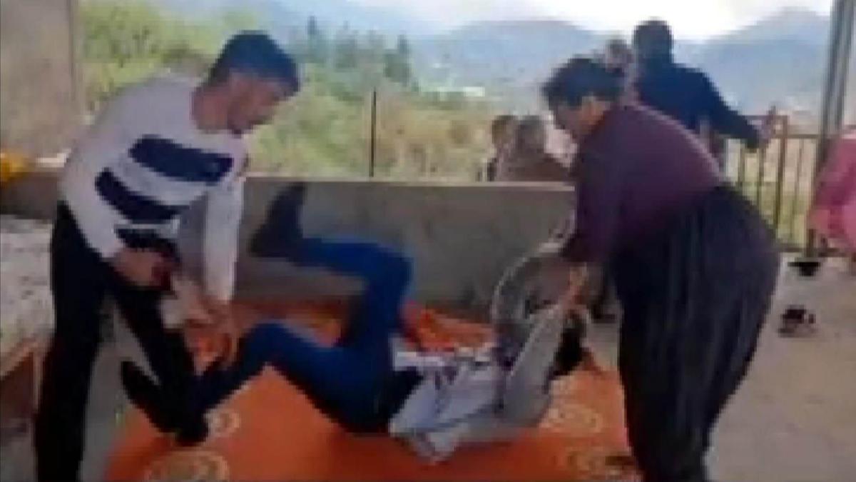 Tarladan yol geçirme kavgası; 7 yaralı, 2 tutuklama | Video Haber